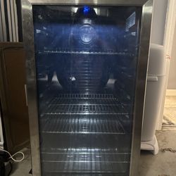 Insignia Beverage Cooler Mini Fridge- 115 Can Capacity. $130
