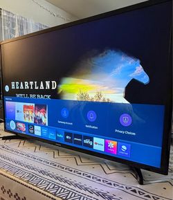Samsung 40” HD LED Smart TV with NIB Wall Mount