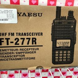 Walkie Talkie Yaesu 