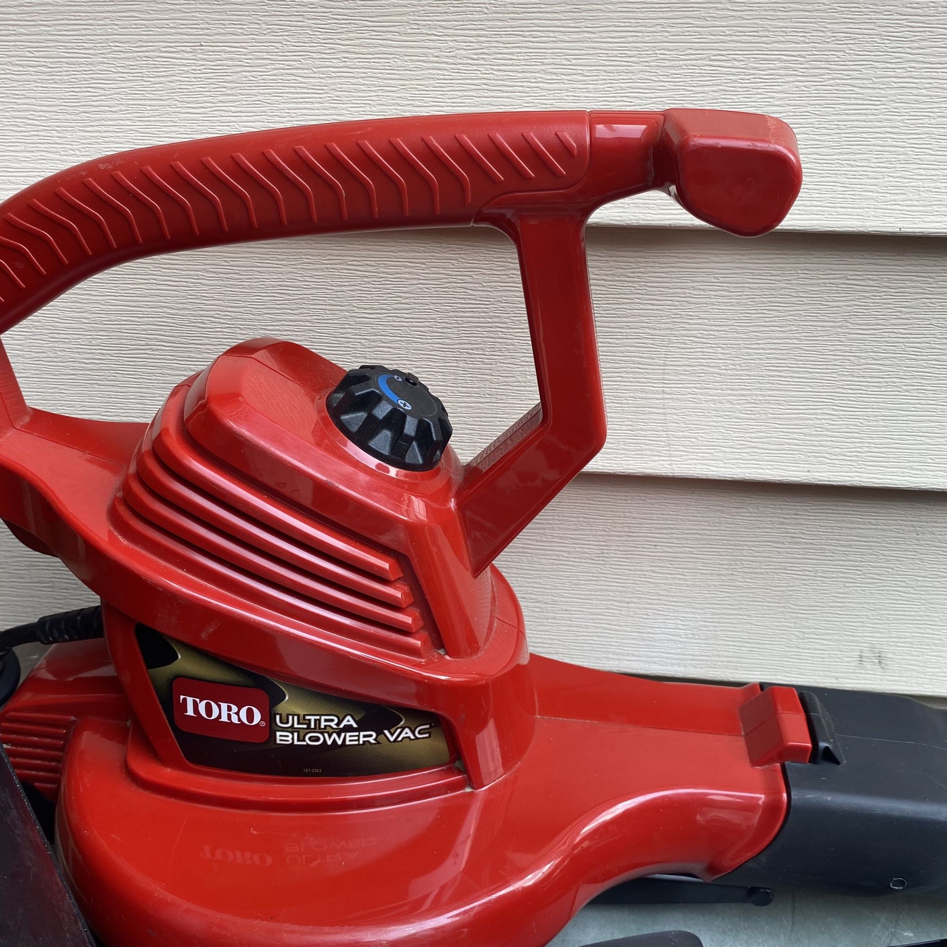 BLACK+DECKER 3-in-1 Leaf Blower, Leaf Vacuum and Mulcher, Up to 230 MPH, 12  Amp, Corded Electric for Sale in Durham, NC - OfferUp