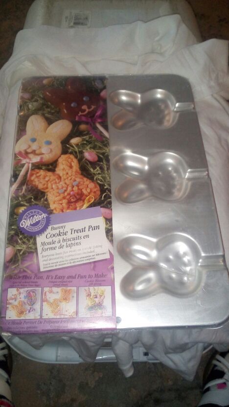 Easter Bunny treat pan