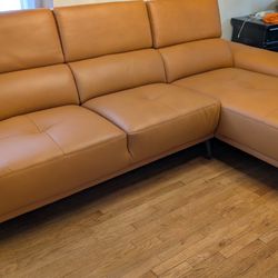New Luxury Sectional Couch / Free Delivery 