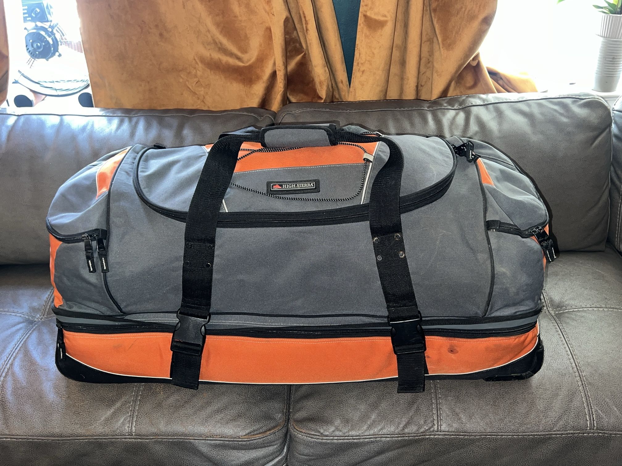 XL High Sierra duffle Bag