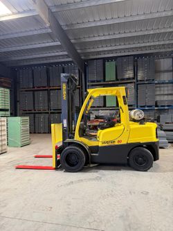 2017 Hyster 8000 lbs capacity forklift