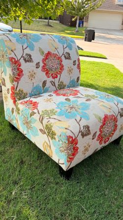 Beautiful Floral Living Room Accent Table