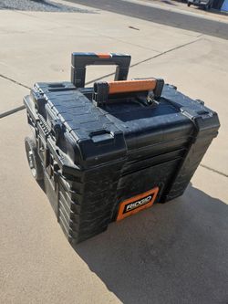 Rigid Rolling Tool Box