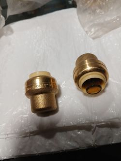 Sharkbites 1/2 in. brass push-to-connect end stops