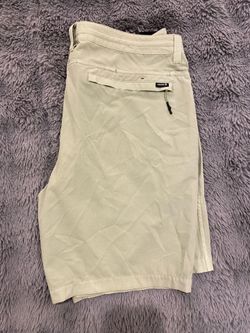 Roark Men’s Roark Shorts – Size 32 – Adventure Ready Style