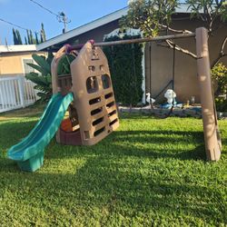 Step 2 playground/ swing set/ slide/ clubhouse