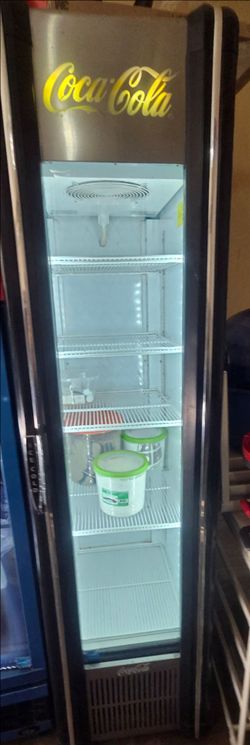 Coca-Cola Commercial Display Refrigerator – Imbera VR08 CC R2