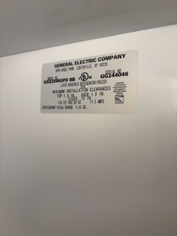 GE side by side refrigerator Black -
