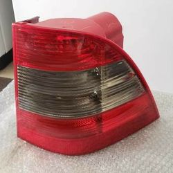 Mercedes ml 350 500 tail light. - $25