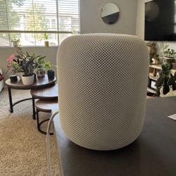 Apple HomePod (1st Gen) – White – Excellent Condition w/ Box