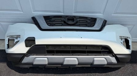 WHITE PERL NISSAN PATHFINDER FRONT BUMPER 2017 2018 2019