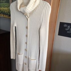 Banana Republic White Sweater