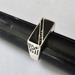 925SILVER STUDDED BLACK PATTERNED SILVER NEW SIZE 10 MENS RING 