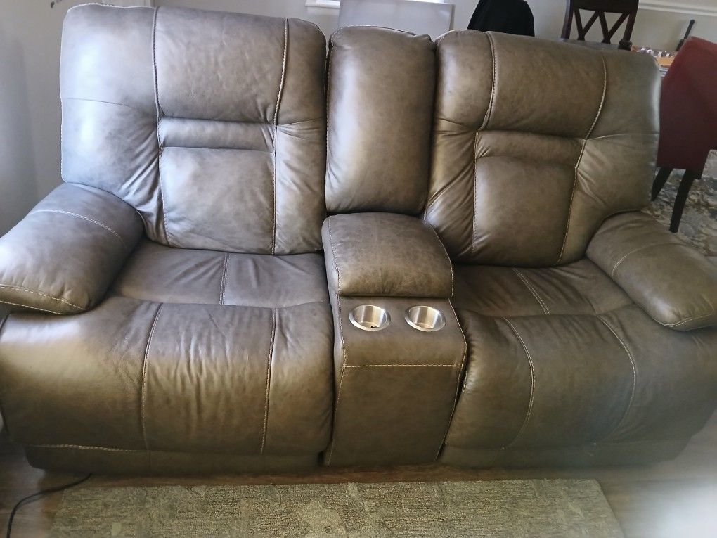 Love Seat - Power Recliner