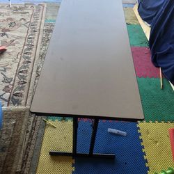 excellent table  made in usa solid strong