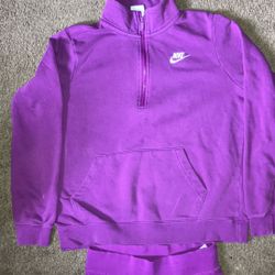 Women’s Nike Hoody And Leggings 
