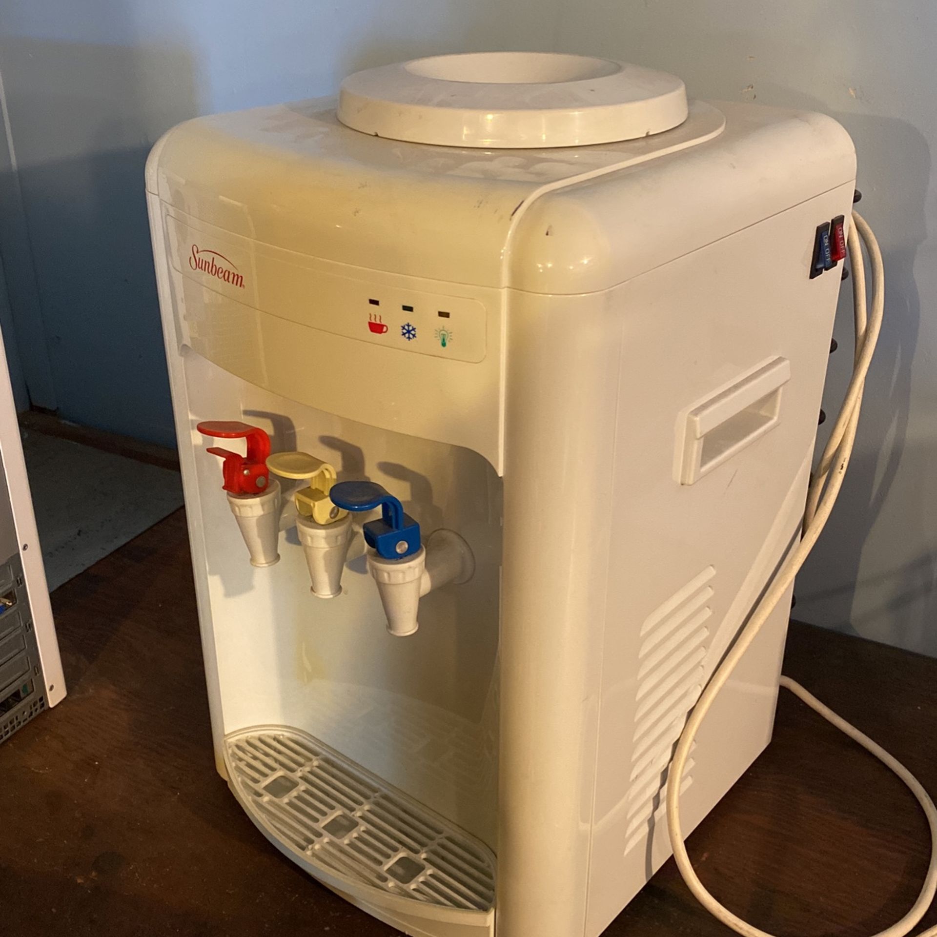 Sunbeam Water Dispenser