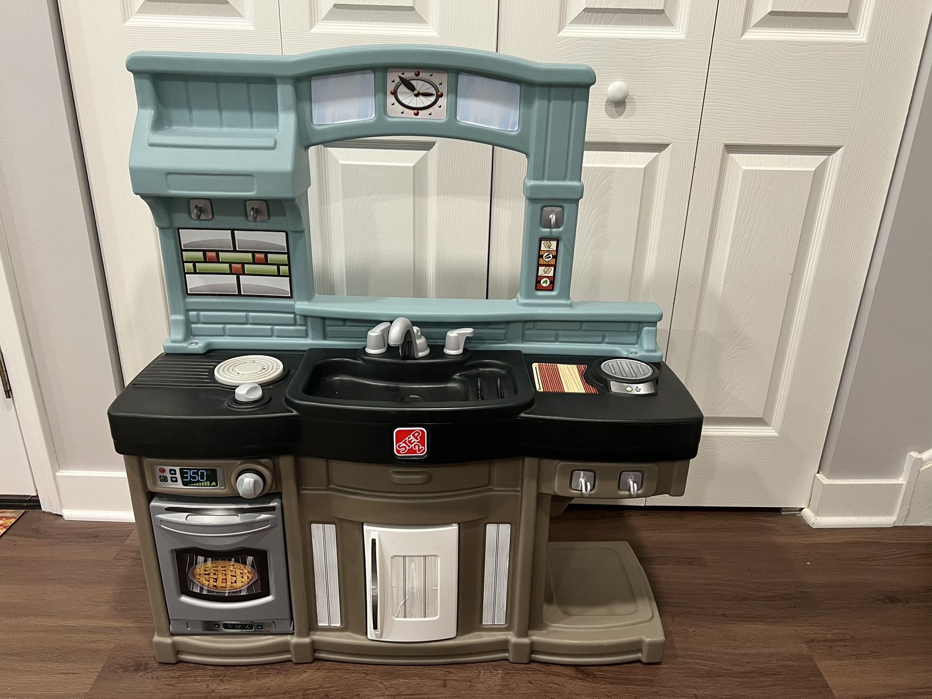 Step 2 Best Chefs Kitchen Playset - Used