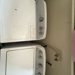Whirlpool Washer And Dryer Set.