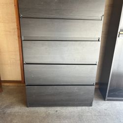 5 Drawer Dresser- Black