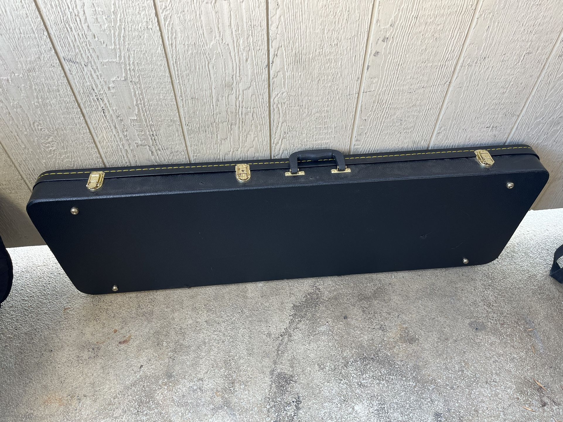 Guitar Cases: Bass & Electric, Fender Tele, Precision Etc. Excellent