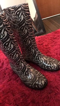 Zebra Print Rain Boots Size 6