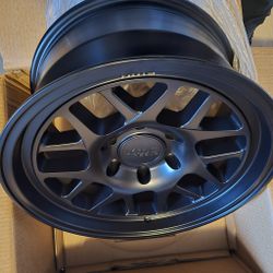 5 NEW KMC WHEELS 17X8 5 6X139 $1300