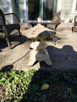 Beautiful Vintage Japanese Concrete Pagoda Garden Lantern