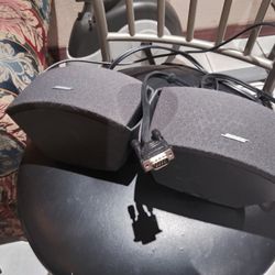 BOSE. SPEAKERS WITH CABLE