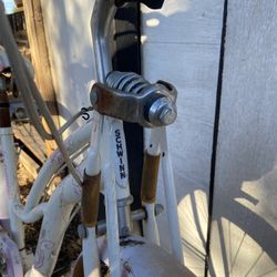 4 Schwinn Bikes FRAMEs $150