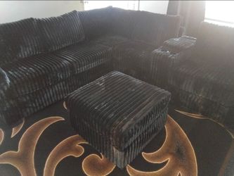 6pcs Sectional Sofa w/cupholders & charging station