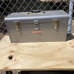 Heavy duty craftsman toolbox, like new