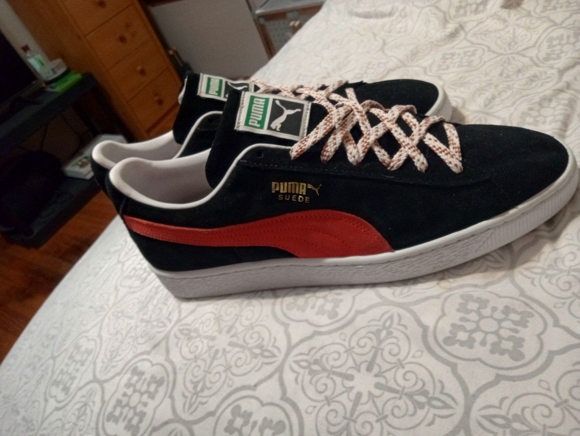 Size 10 Pumas Brand New Never Worn