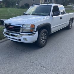 2005 GMC Sierra V8 4WD