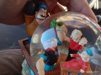 Popeye snowglobe