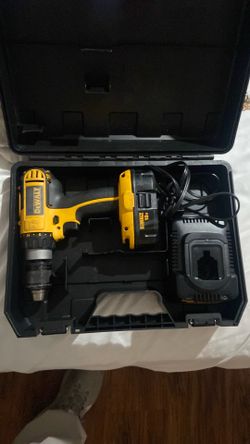 DeWalt 18 V cordless drill with case and battery charger