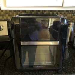 Brand New Insignia 5qt Digital 3 Tier Air Fryer PWith Cooking Tray Retail Price $120 Plus Tax 