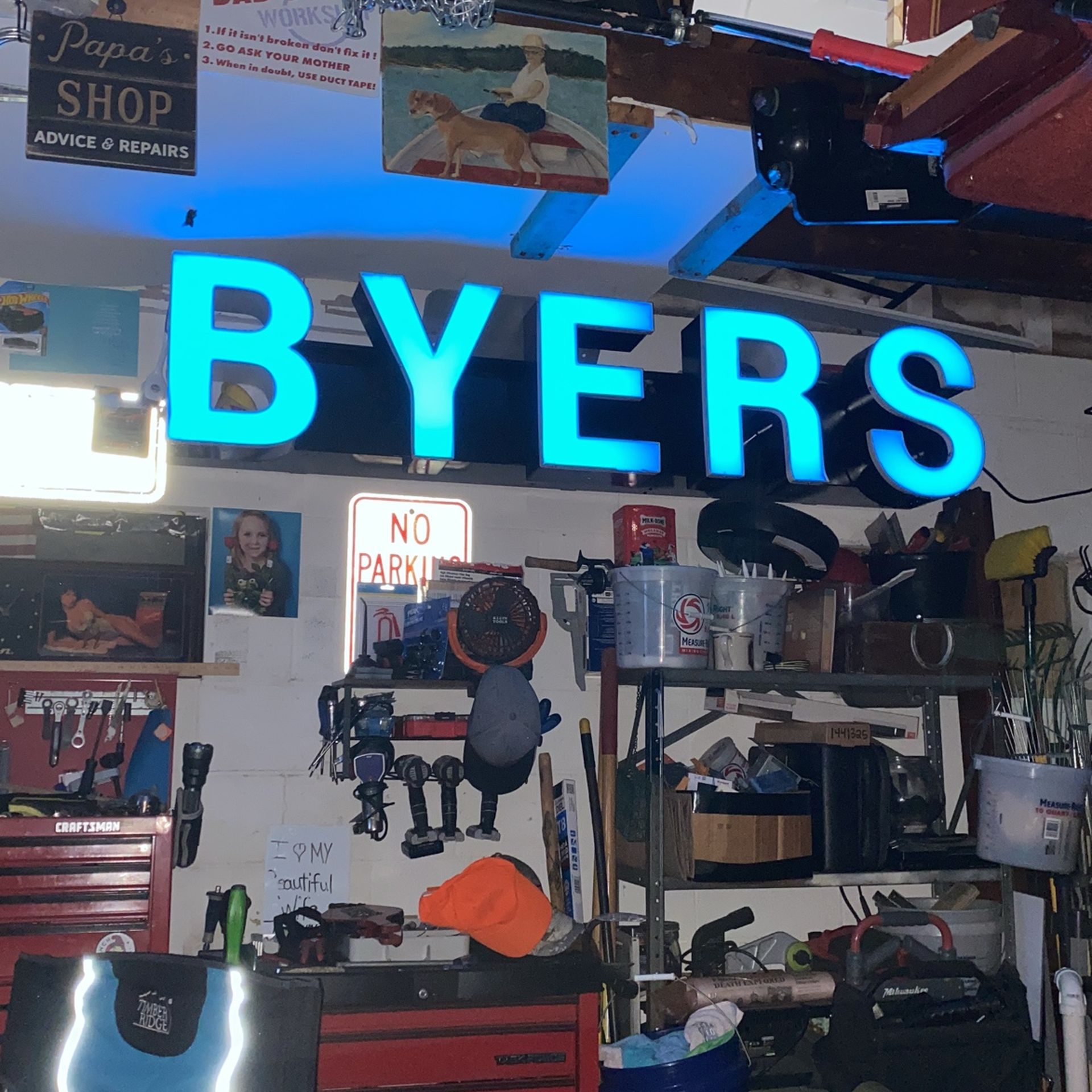 Buyers Advertising Light Everything Works. Measurements Are 6 1/2 Feet Long By 20 Inches Wide Asking $600 OBO