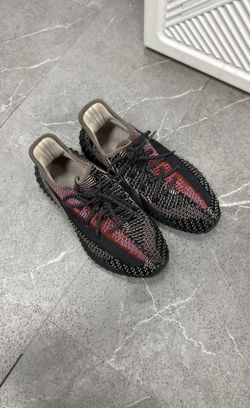 yezzy shoes 10.5
