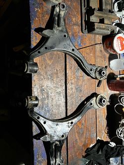 2002 Acura rsx FRONT LEFT AND RIGHT LOWER CONTROL ARM