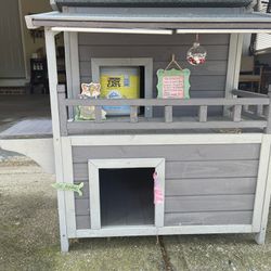 Adorable Cat House With Auto Lights