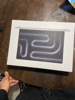 Apple MacBook 14 inch
