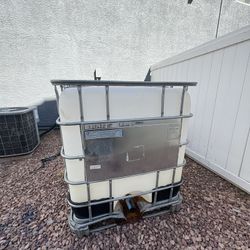 250 Gallon Water Tank