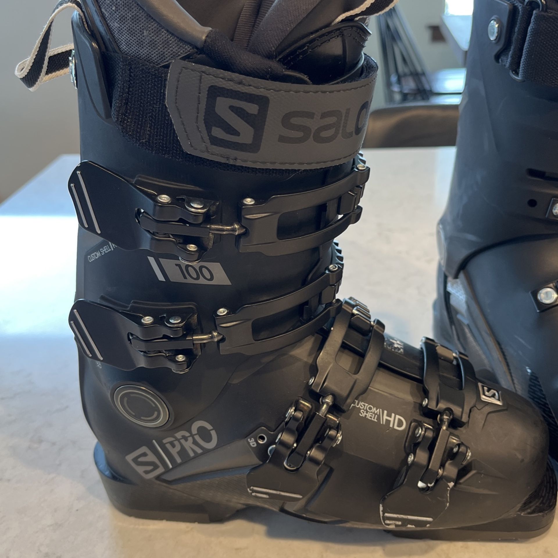 chaussures de ski salomon impact 110 cs 90 black piste high Color:Carbon Black (with nylon straps) Walk Mode:No Catalyst Snowboards (@catalystsnowboards) ·