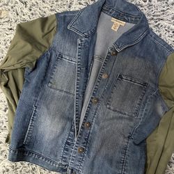 Women’s Denim / Jean Jacket 
