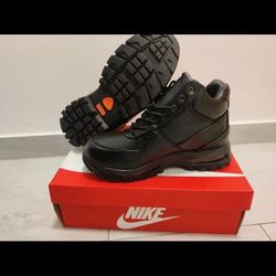 Nike boot Size 7 