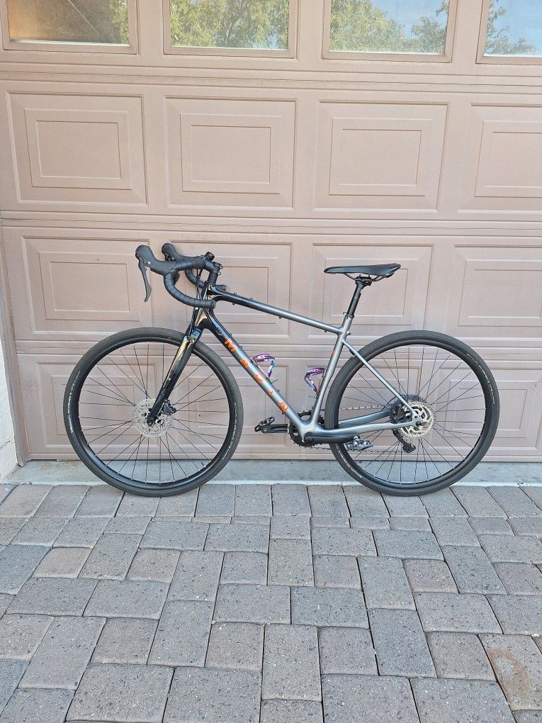 MARIN HEADLANDS CARBON CRAVEL BIKE 700 C WHEELS ( CHECK MY OTHER BIKES)